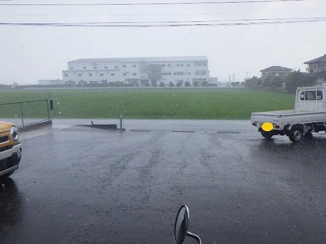 ２０２４年８月10日　　　　　　　　　　車も大雨は苦手です