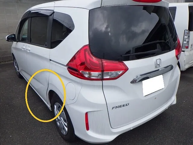 ホンダフリードのチョイ凹みですが・・作業は大変でした