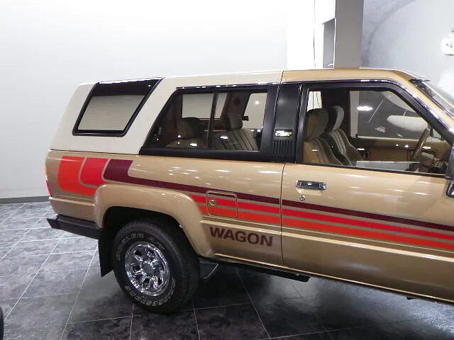 ２０２４年12月25日　　　　　　ハイラックスサーフは漢の車