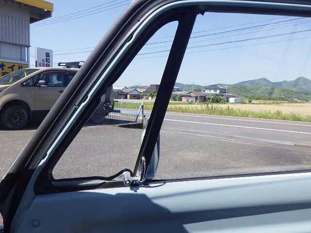２０２５年6月12日　　　　　　　　　今でも欲しい三角窓