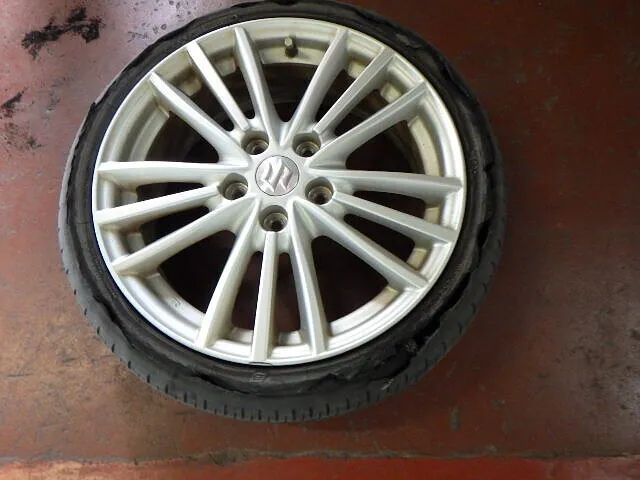 ２０２５年8月21日　　　　　　　扁平タイヤこそ空気圧