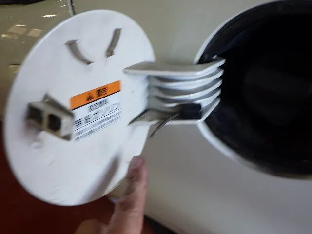 ２０２５年8月29日　　　　　　　樹脂製フューエルリッド