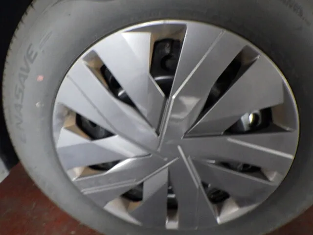 ２０２５年9月18日　　　　　　　　ホイールキャップはお上品