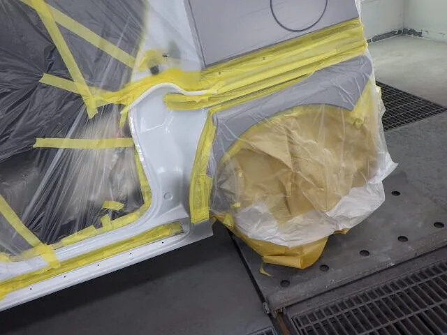 ２０２５年9月25日　　　　　　　ツートンカラー塗装は頭脳プレー