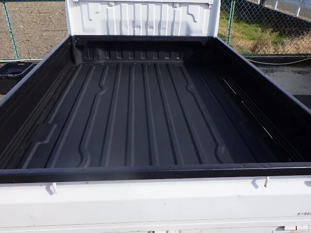 ２０２５年11月7日　　　　　　　　荷台の強化塗装できますよ