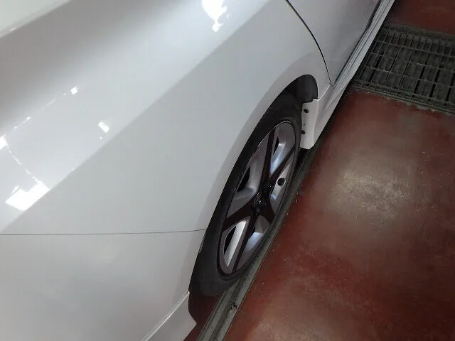 ２０２５年11月26日　　　　　　　構造上ツライチには出来ません