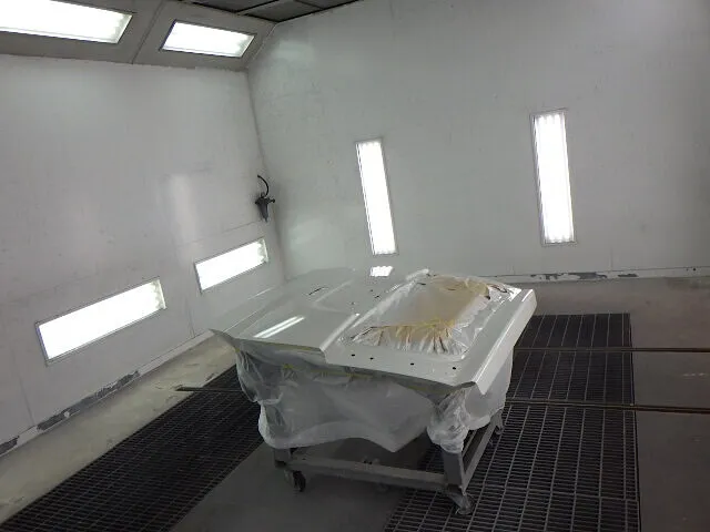 ２０２６年１月21日　　　　　　　バックドア塗装中です