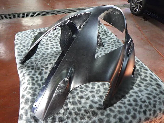 ２０２６年１月30日　　　　　　ZX12Rのカウル修理塗装中です