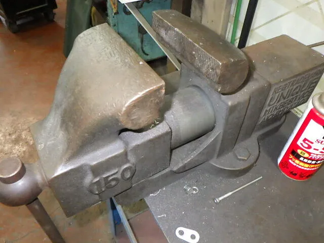 ２０２６年２月21日　　　　　　古臭いけど非常に便利な万力