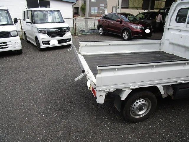#キャリートラック　あおりがヒンジ変形で閉まらない　ヒンジ交換