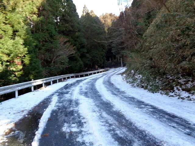 ＃ブログ２０２２年２月22日　　　　雪を求めて山中へ