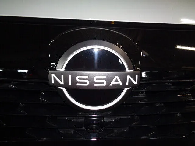 ブログ２０２２年　4月8日　　　　　日産の新エンブレム