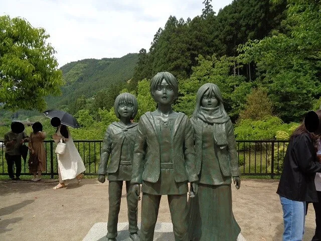 ２０２２年5月6日　　　　　　　進撃の巨人の銅像