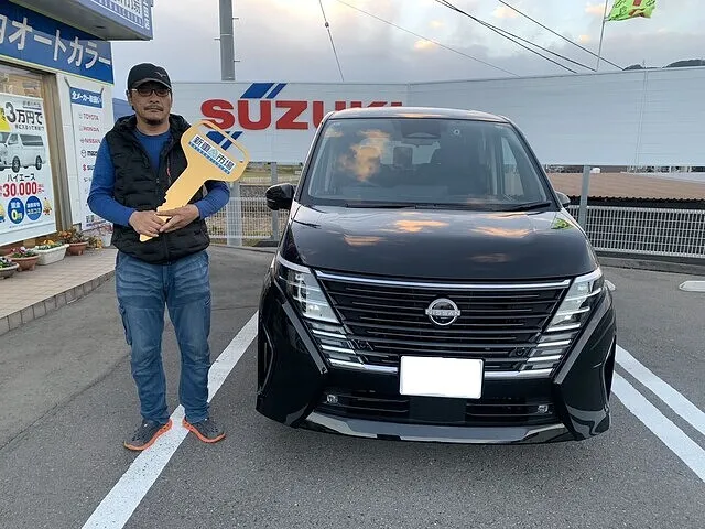 上田市のH様に新車のニッサン・セレナを納車いたしました！