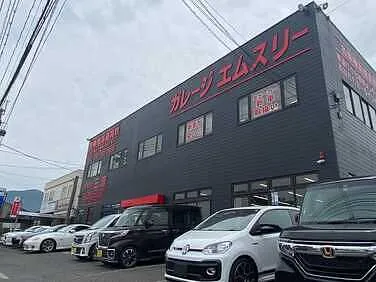 ガレージエムスリー外観