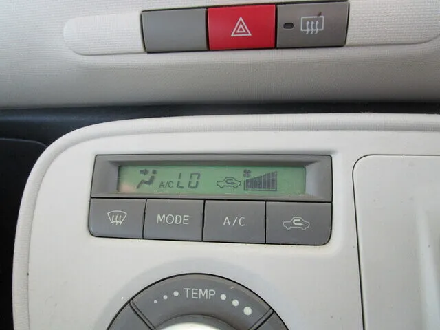 宮城県亘理郡　ダイハツ ミラココア　エアコン修理　エアコン配管クリーニング・エアコンガスチャージ