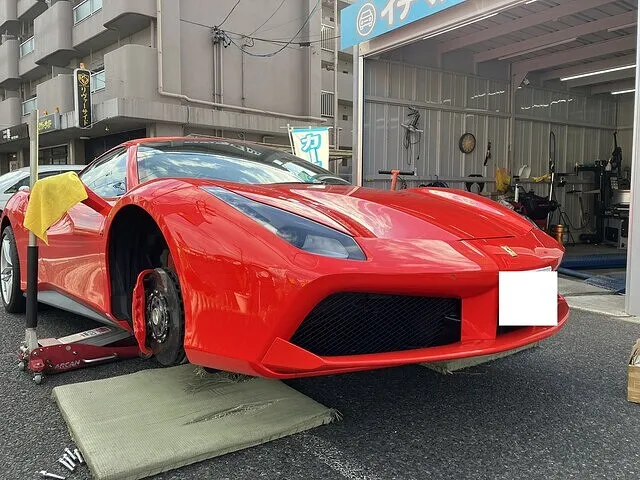 フェラーリ488 タイヤ交換 名古屋市名東区