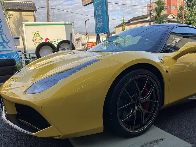 フェラーリ488 タイヤ交換 名古屋市名東区