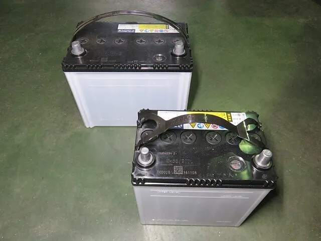呉市　バッテリー（2個）交換　初期化　日産　セレナ　HFC26