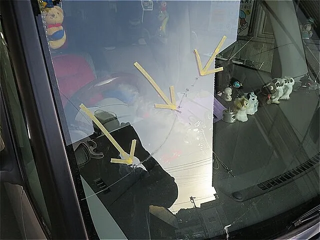 呉市 ダイハツ タント LA600S フロントガラス交換