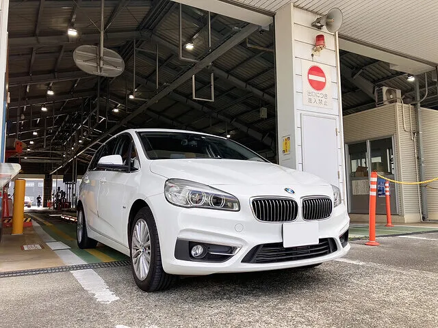 【車検事例8】BMW 218 グランツアラー　車検｜杉並区　車検・整備