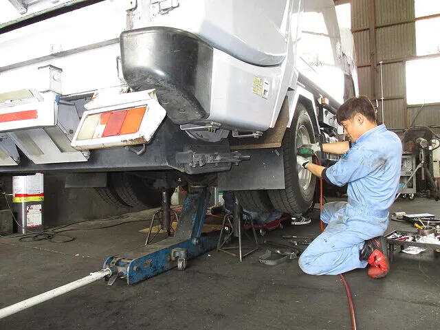 車種不問の確かな技術力で愛車を的確に修理│糟屋郡粕屋町 共立自動車工業
