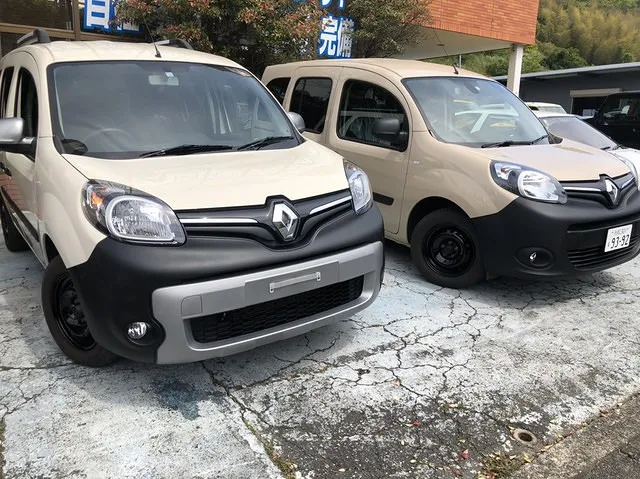 掛川市　板金塗装 ｜ ルノー カングー　車両紹介