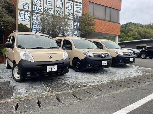 掛川市　板金塗装 ｜ ルノー カングー　オールペン（全塗装） 　