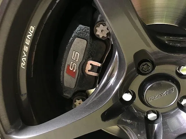 アウディ S5 ABA-8TCAUF 左Rキャリパー S5 4WD CAU 6FT 223030/4446 STOLZ直営店アウディ S5 (B8) 型式:ABA-8TCAUF | リア用 高性能 低