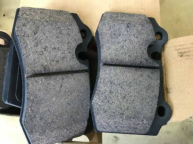 社外ブレーキパッド持ち込み交換 車のパーツはネットが最安