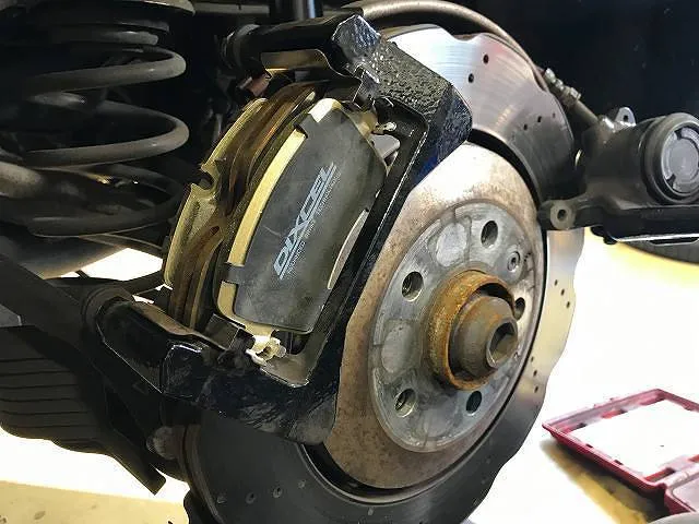 低ダストブレーキパッド持ち込み交換 アウディRS4