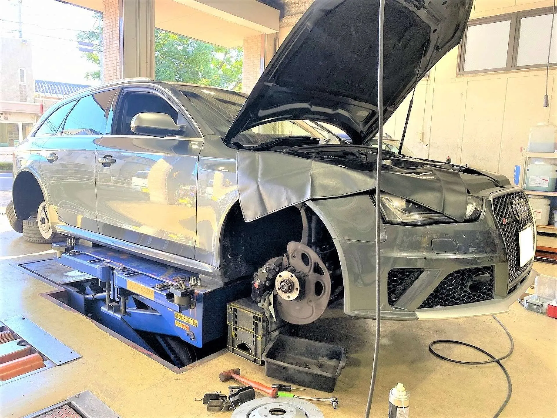 ブレーキ持ち込み交換整備 アウディ RS4 ブレンボ 東京 三鷹