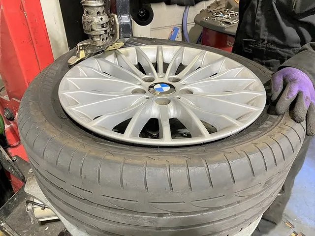 BMW F31 ブレーキパッド持ち込み交換 低ダストパッド 東京