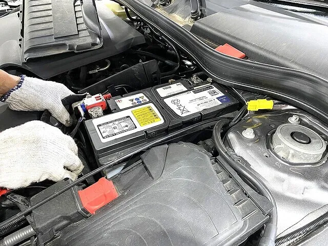 ジープコンパス M624 持ち込みメインとサブバッテリー交換