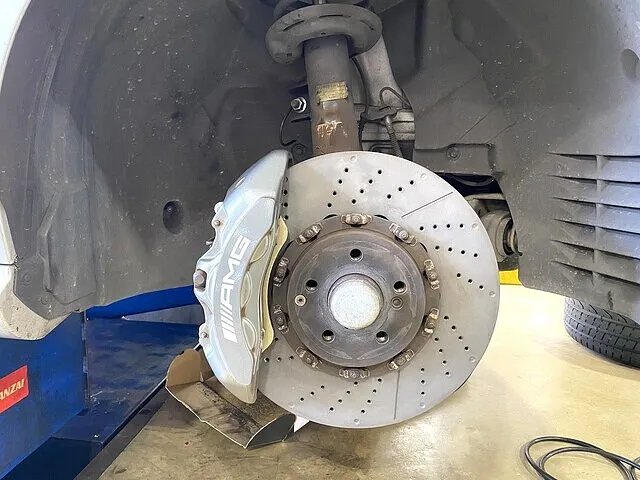ベンツ E63 ２ピースタイプブレーキローター 持ち込み交換整備