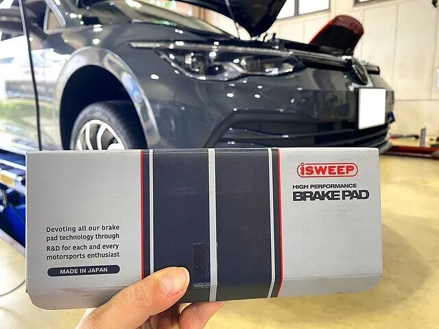 VWゴルフ8ヴァリアントR用　純正ブレーキパッド ゴルフ8 3DA-CDDTT 低ダストブレーキパッドへ交換