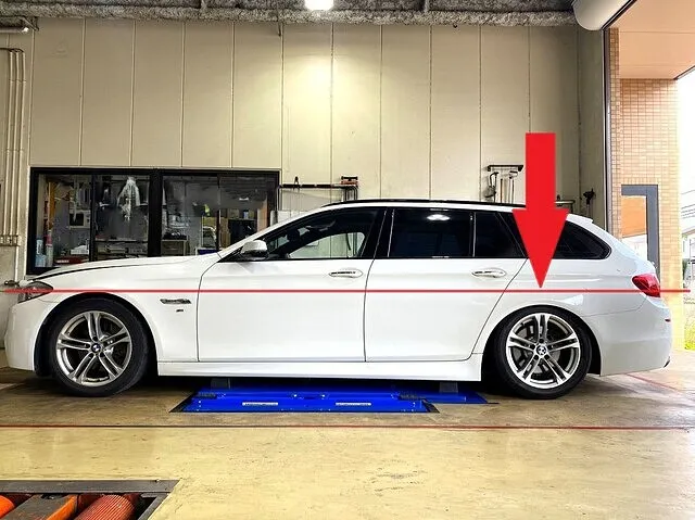 523i　DBA-XL20 リアサス＆エアサスコンプレッサー交換