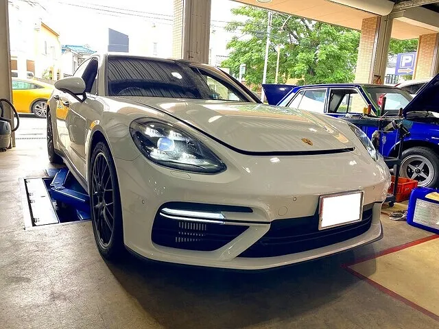 ポルシェパナメーラターボ　トルコン太郎PDKオイル圧送交換