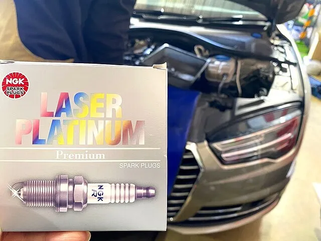 アウディA7　ABA-4GCYPC　スパークプラグ持ち込み交換