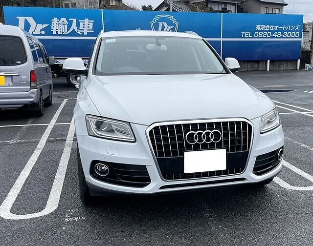 リアブレーキパッド交換　アウディ　Q5｜光市 車検