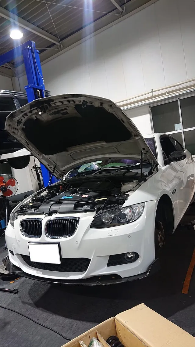 トリプルエス　京都　外車、輸入車修理　BMW E92　車高調取付