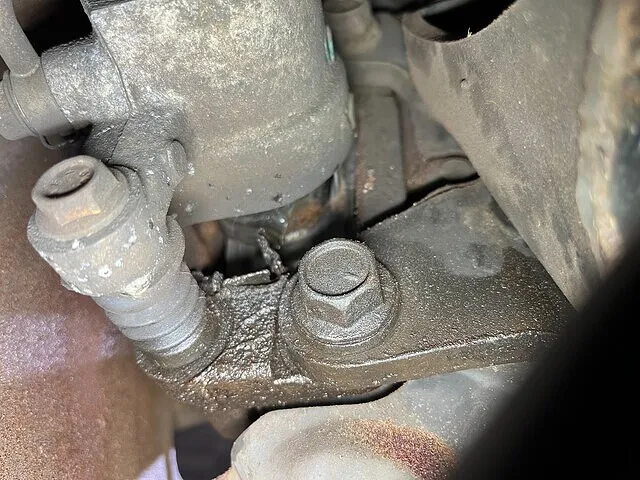 大東市　ブレーキ修理　ブレーキキャリパー交換・ブレーキローター交換・ブレーキパッド交換　トヨタ 20ヴェルファイア｜車修理