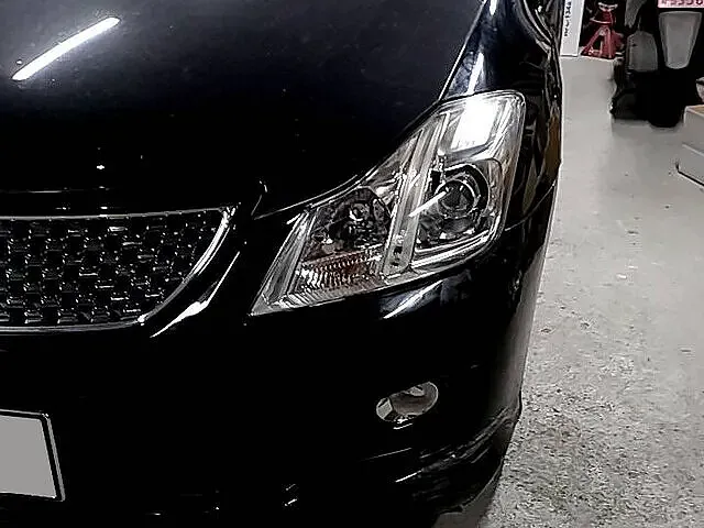 トヨタ クラウン　フロントバンパー交換・ヘッドライト交換│堺市　板金塗装