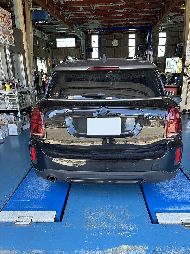 BMW MINI　リアバンパー交換・塗装　リアロアーバンパー交換　左テールランプ交換　リアパネル・左クオーターパネル板金塗装│堺市　板金塗装