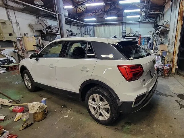 堺市　左リアドア交換・クォーターパネル板金塗装　キズ・へこみ修理　アウディ｜板金塗装