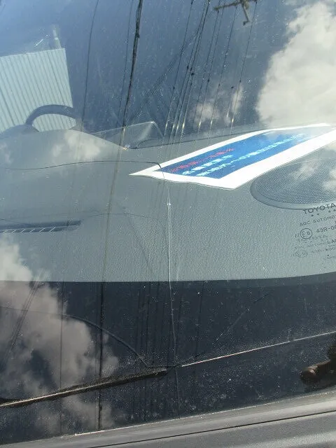 堺市　フロントガラス交換・エーミング作業・テレビアンテナ張替え・ETCアンテナ張替え　トヨタ エスクァイア｜板金塗装