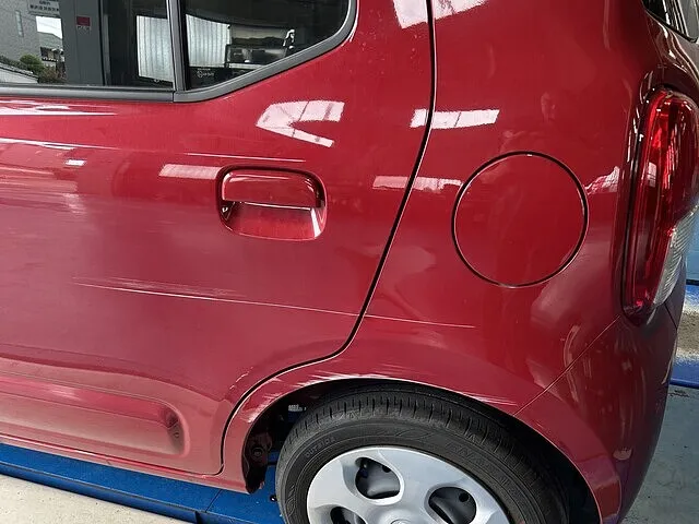 堺市　左リアドア・クォーターパネル板金塗装　キズ・へこみ修理　スズキ アルト｜板金塗装