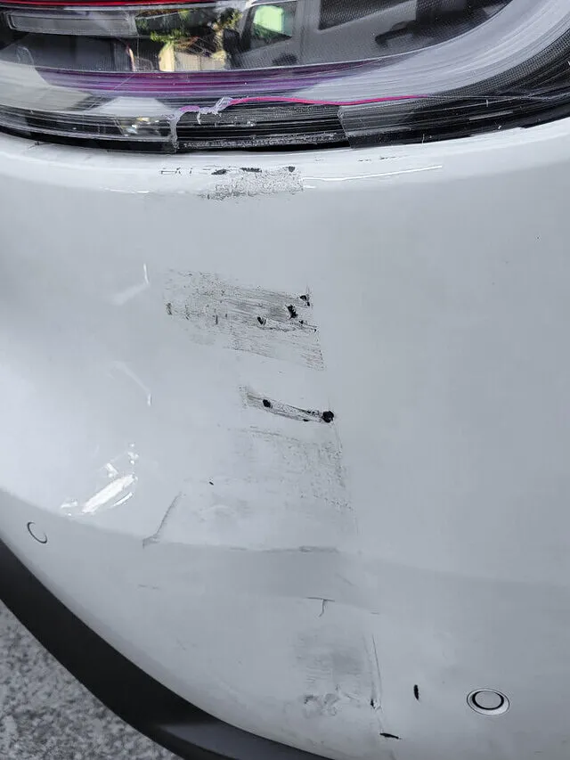 堺市　リアバンパー擦り傷修理・右テールレンズ交換　ポルシェ｜板金塗装