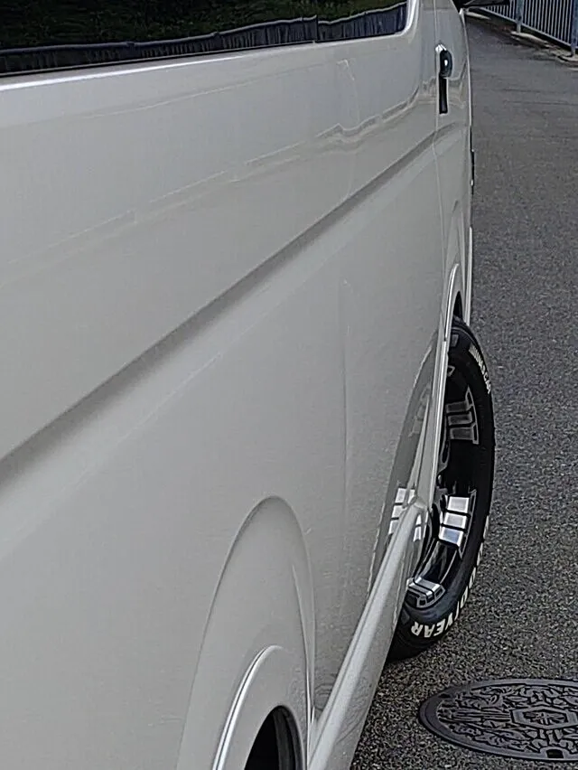 トヨタ ハイエース　右クォーターパネル板金塗装｜堺市　板金塗装