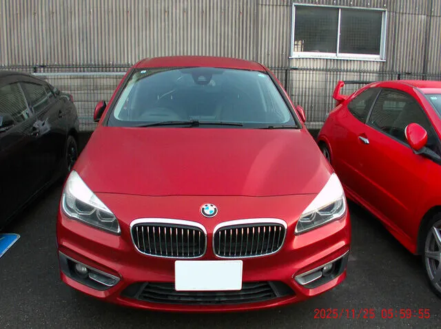 大阪市　板金塗装｜フロントガラス交換　飛び石によるひび割れ　BMW 2シリーズ　車両保険